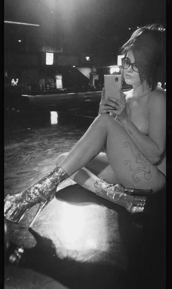 Desirees_Club's tweet photo. Desiree’s strippers‼️💋 
Drink Specials Tonight Are
$5 crown
$5 kamikaze
 $6 Jager
#sexydancers #vipdances
#drinkspecials #sanangelocomiccon https://t.co/04jJBlC5FP