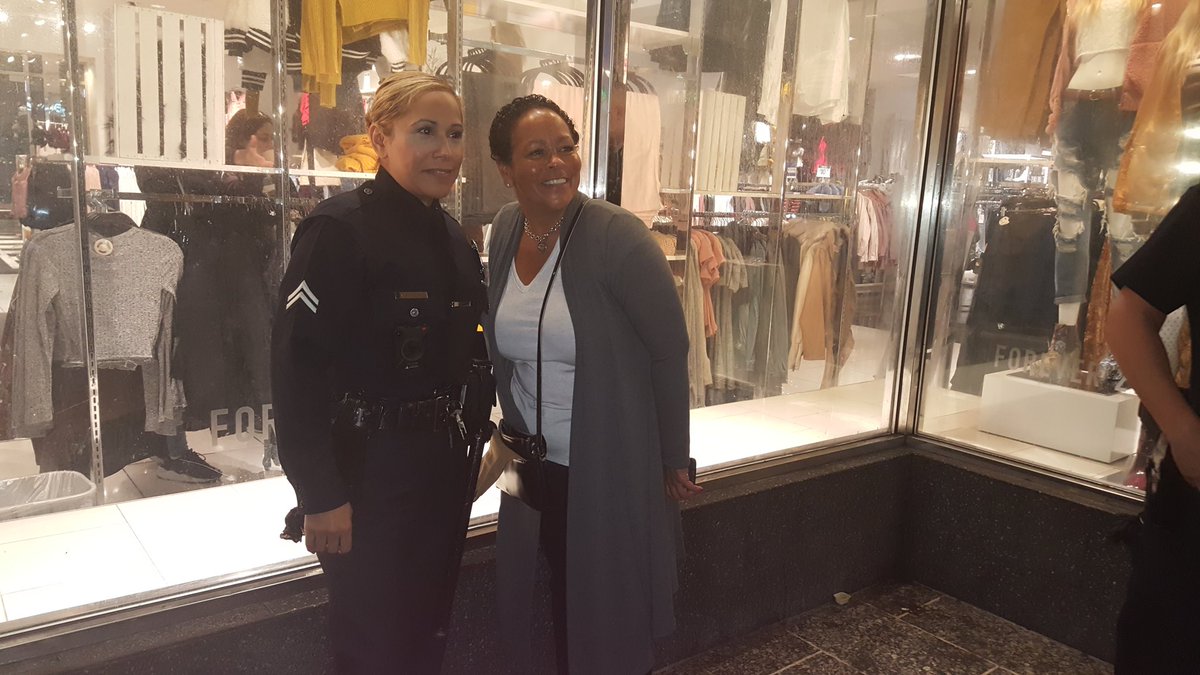 mldean13's tweet photo. Dorothy Richardson Recipient BPD Officer Marie Miller nominated by Nuestra Comunidad here with LAPD #LACLI @nuestradavid @marty_walsh https://t.co/UCKyo8SPUC