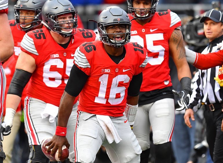 SDH_10's tweet photo. Well Damn JT... RT @OhioStateDaily: JT Barrett at half:
283 total yards, 4 TD's🔥
#GoBucks #OSUvsNEB https://t.co/9mIhaEeHLb