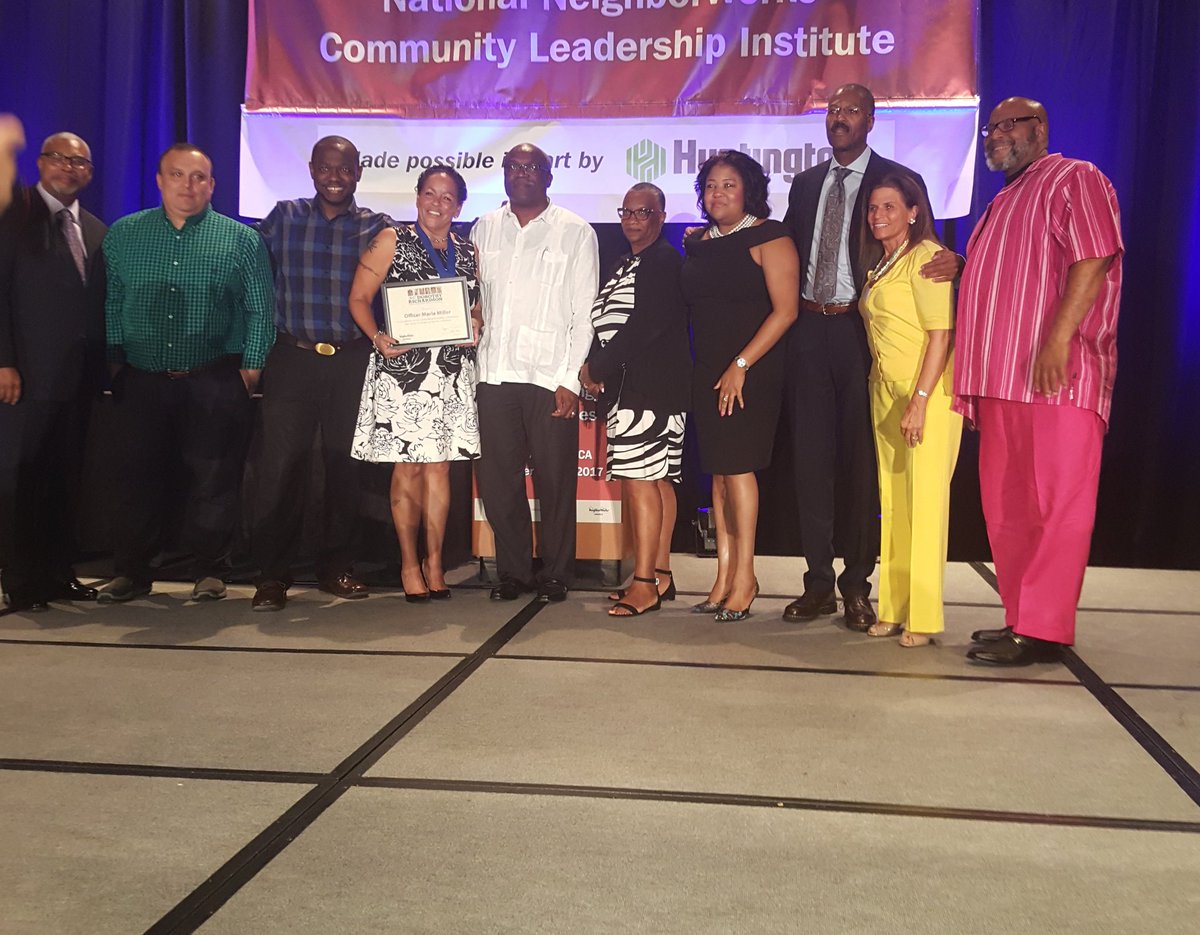 mldean13's tweet photo. Nuestra Comunidad's CLI Team featured here with Interim President/CEO Jeffrey Bryson of Neighbor Works America #LACLI @nuestradavid https://t.co/GEOY9Voh5K