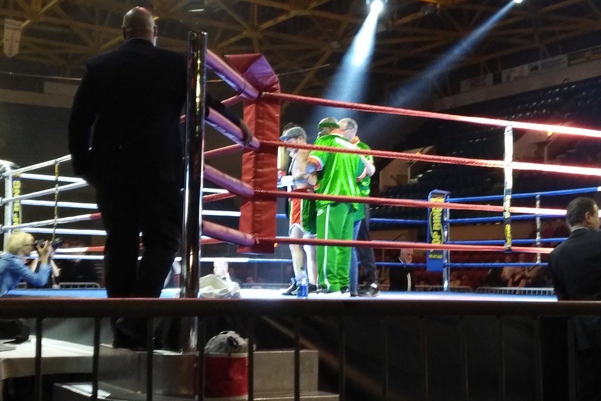 Fryers wins this match after 6 rounds. https://t.co/e2s80NVdoq