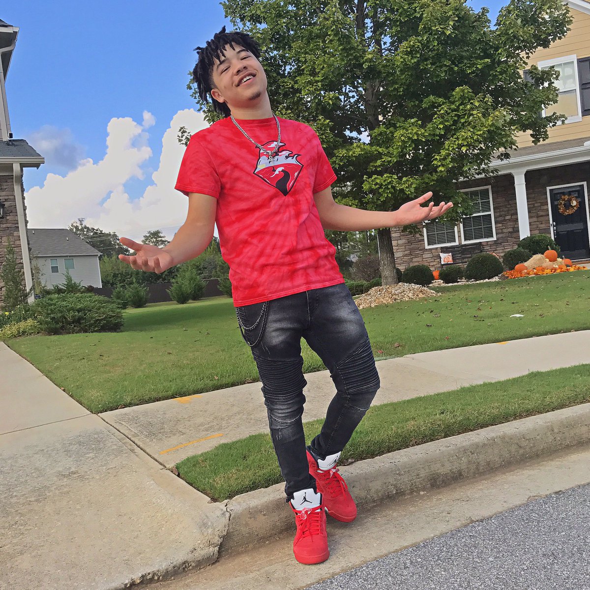 chez_sanchez's tweet photo. Life's Good, Why Not Smile?? 🤘🏽❤️😁 #SetTrends2 #OutNowErwhere 2C™ https://t.co/nrphL7tFNN