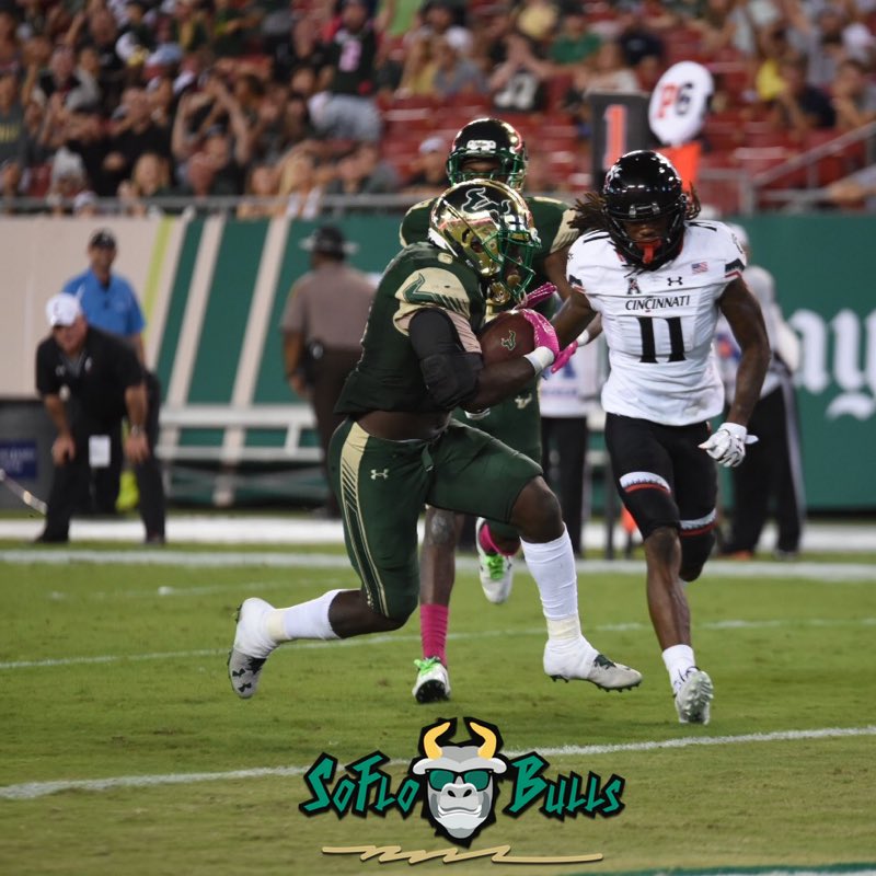 SoFloBulls's tweet photo. π¦ Some LITTY pics of #TiceCold USF RB Darius Tice 11 Yard Touchdown run vs. Cincinnati!! #BeatCinci #SoFloBulls (π· @DAphotospot ) https://t.co/L7NlKe2Eki