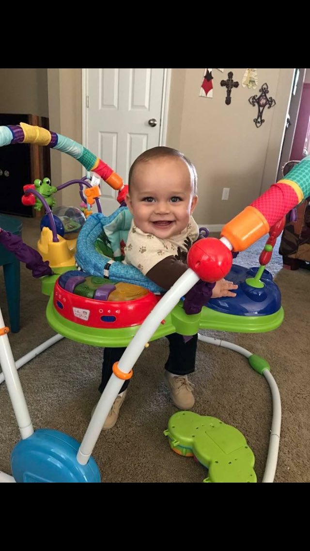 Flvwless_kate's tweet photo. Chick magnet for sure 😭 https://t.co/a093aSGlUf