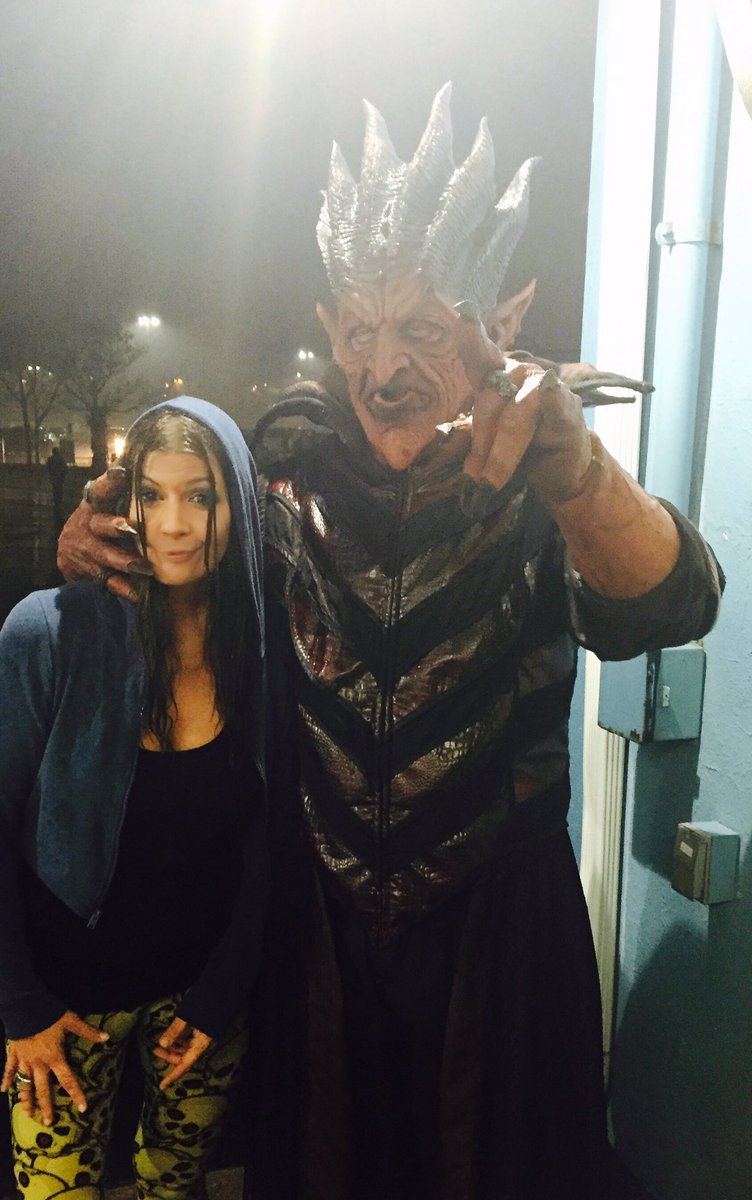 sstaria's tweet photo. "HOW MANY TIMES HAVE YOU BEEN HERE?" -Nox. @SFGreat_America #frightfest #rainorshine #drownrat https://t.co/kk9d4EPbMw