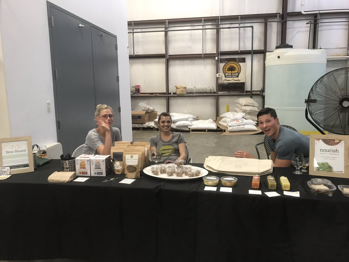 yogabuzzCOMO's tweet photo. Round 2 of Yoga+Beer with @buroakbrewing was a success! Thanks to Focus on Health Chiropractic and Nourish Cafe for making it extra fun :) https://t.co/hWdMr3tgKd