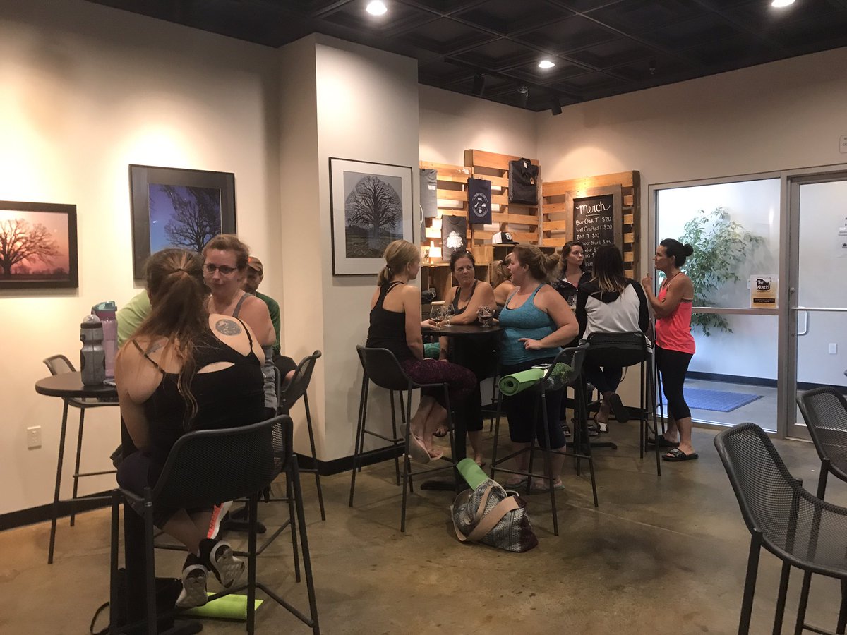 yogabuzzCOMO's tweet photo. Round 2 of Yoga+Beer with @buroakbrewing was a success! Thanks to Focus on Health Chiropractic and Nourish Cafe for making it extra fun :) https://t.co/hWdMr3tgKd