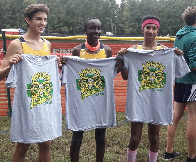 Wheeler_High's tweet photo. XCC V boys got 2nd @ Angora Inv..Alex Dyck 1st place, James Wainaina 9th, Daniel Reis 10th.
JV Boys, Kaelun Smith top 20.
Lady Cats 4thTeam https://t.co/GSOB2t4J7D