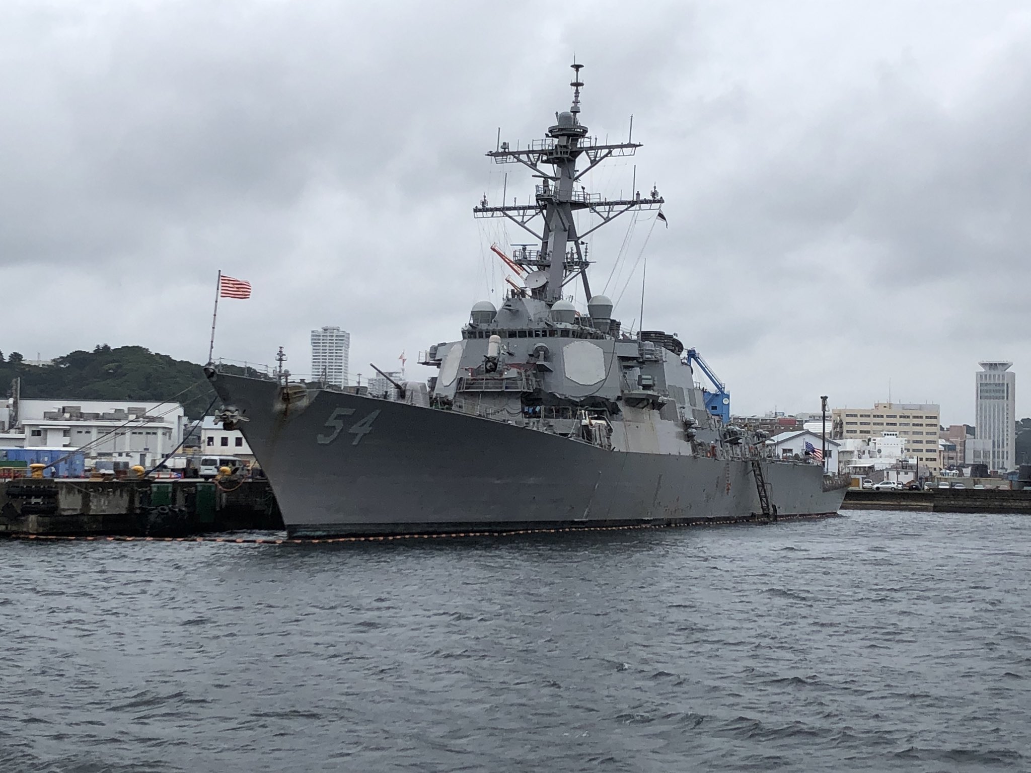 Lala 米海軍 横須賀 軍港めぐりから Hmp W Ddg54カーティス ウィルバー バース6 Ddg85マッキャンベル バース7 Cg62チャンセラーズビル Cg67シャイロー バース8 Ddg62フィッツジェラルド バース9 空 T Co Krq7jwzldn Twitter