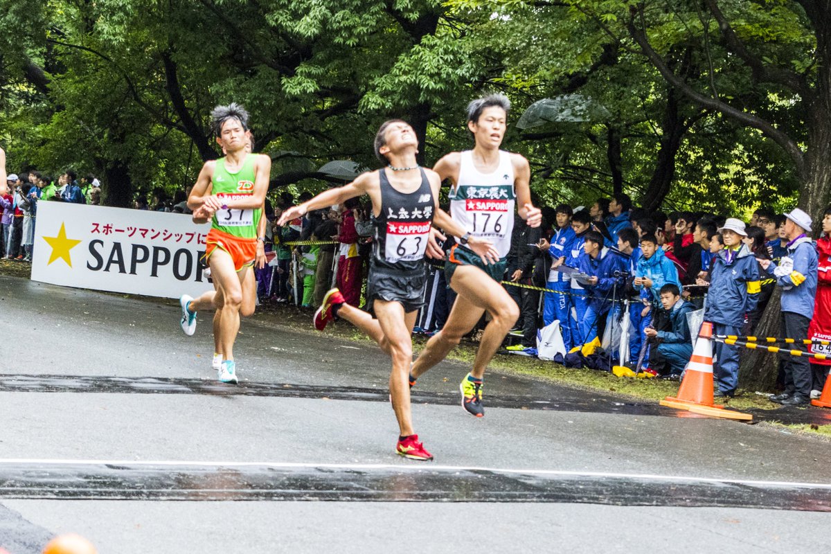 Ekiden News Ar Twitter 10年連続箱根駅伝出場を決めた上武大学 どの選手もタイムロスを嫌い 時計を見ず 触らず 胸から突っ込んでゴールしてくる 上武大の予選会での強さはここにありそうだ 箱根駅伝予選会