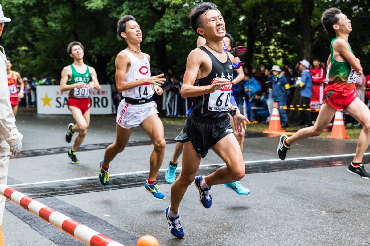 Ekiden News Ar Twitter 10年連続箱根駅伝出場を決めた上武大学 どの選手もタイムロスを嫌い 時計を見ず 触らず 胸から突っ込んでゴールしてくる 上武大の予選会での強さはここにありそうだ 箱根駅伝予選会