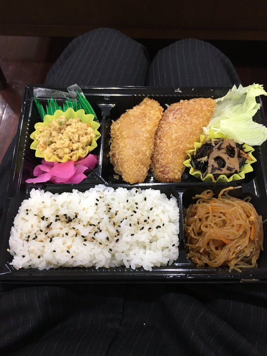 UpViolent_11's tweet photo. 今日は撮影！
お昼ご飯べて後半も頑張ります。

そしてこれはお土産♪ 

 #奈良しかまろく君
#おみやげ https://t.co/kMFx7yfkq6