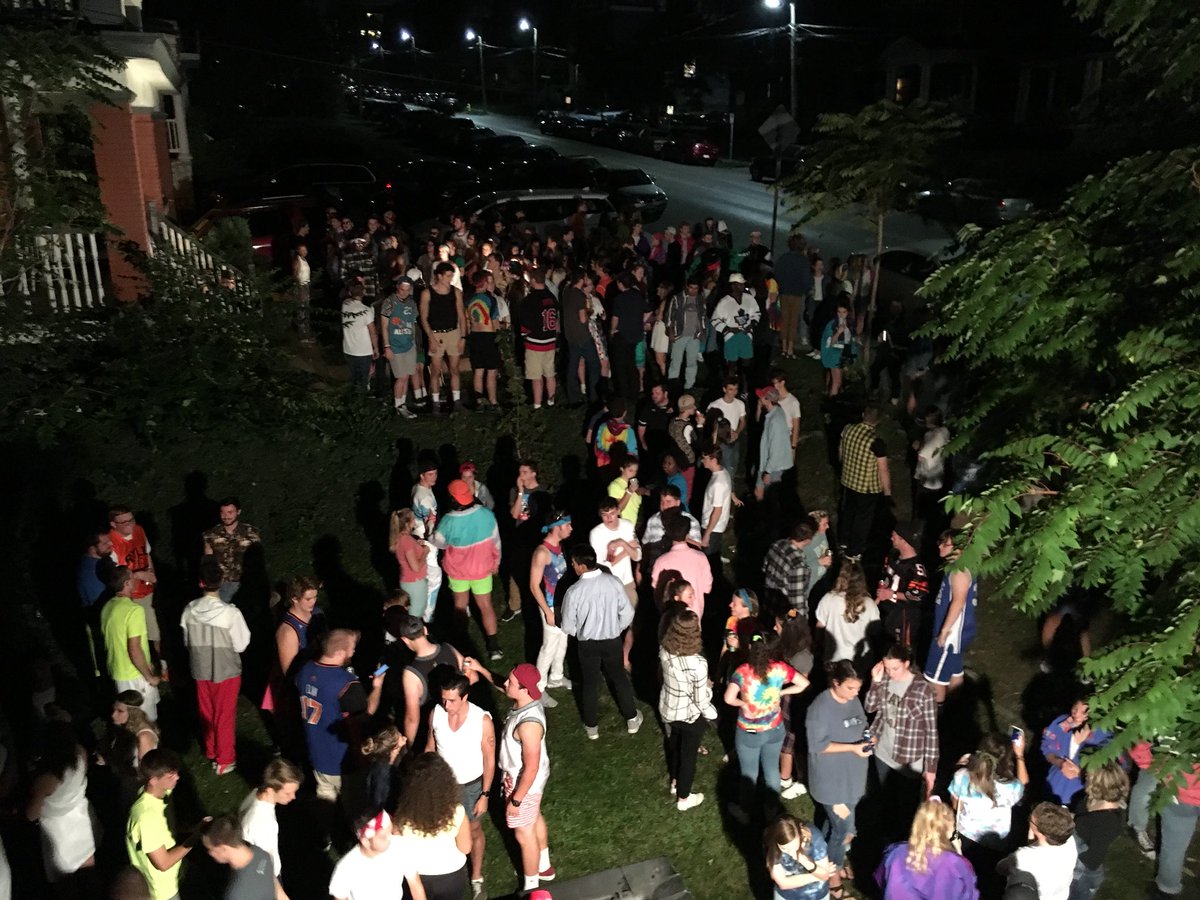 TheBrotel_'s tweet photo. Can you spot yourself? #bawlsguarana https://t.co/yfru27xi7n