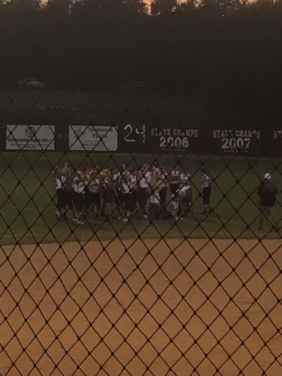 md_jap's tweet photo. Coach Berryhill has his Lady Wolverines playing for a slow-pitch north/south half championship for the 6th year in a row! #Top4again https://t.co/Z8Bjs63BfJ