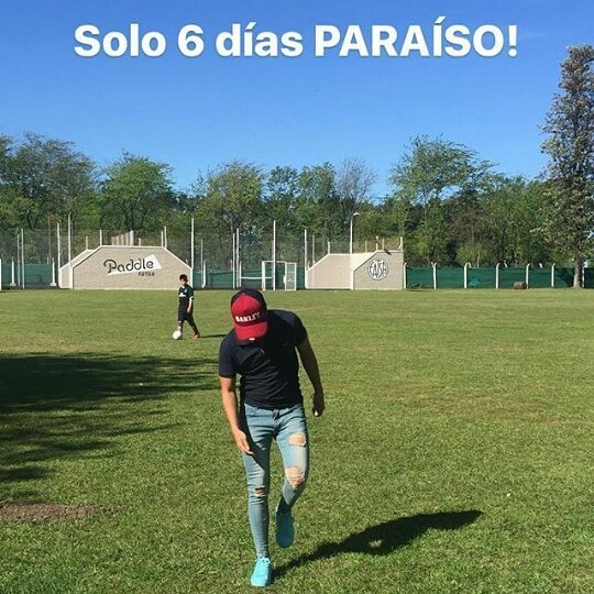 FcOf_ND_Chile's tweet photo. QUEDA CADA VEZ MENOS!😱😱 🔜 #6dias #paraíso ☁ @nicolasdomini

#NicolasDomini #sirdomis #domis #Chile #santiago #Arge… https://t.co/QdU6FyNm1Z https://t.co/epQ0tB6wPw
