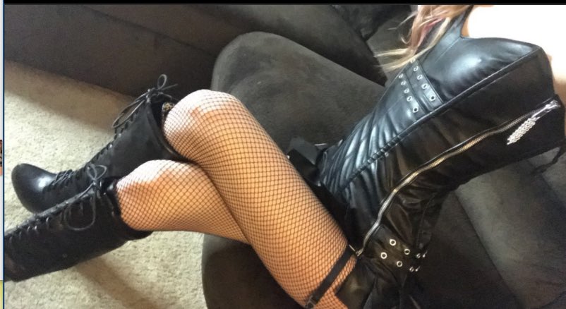 KatelynGetsWet's tweet photo. I need a spanking ��😝 https://t.co/k0EYz8cLEU