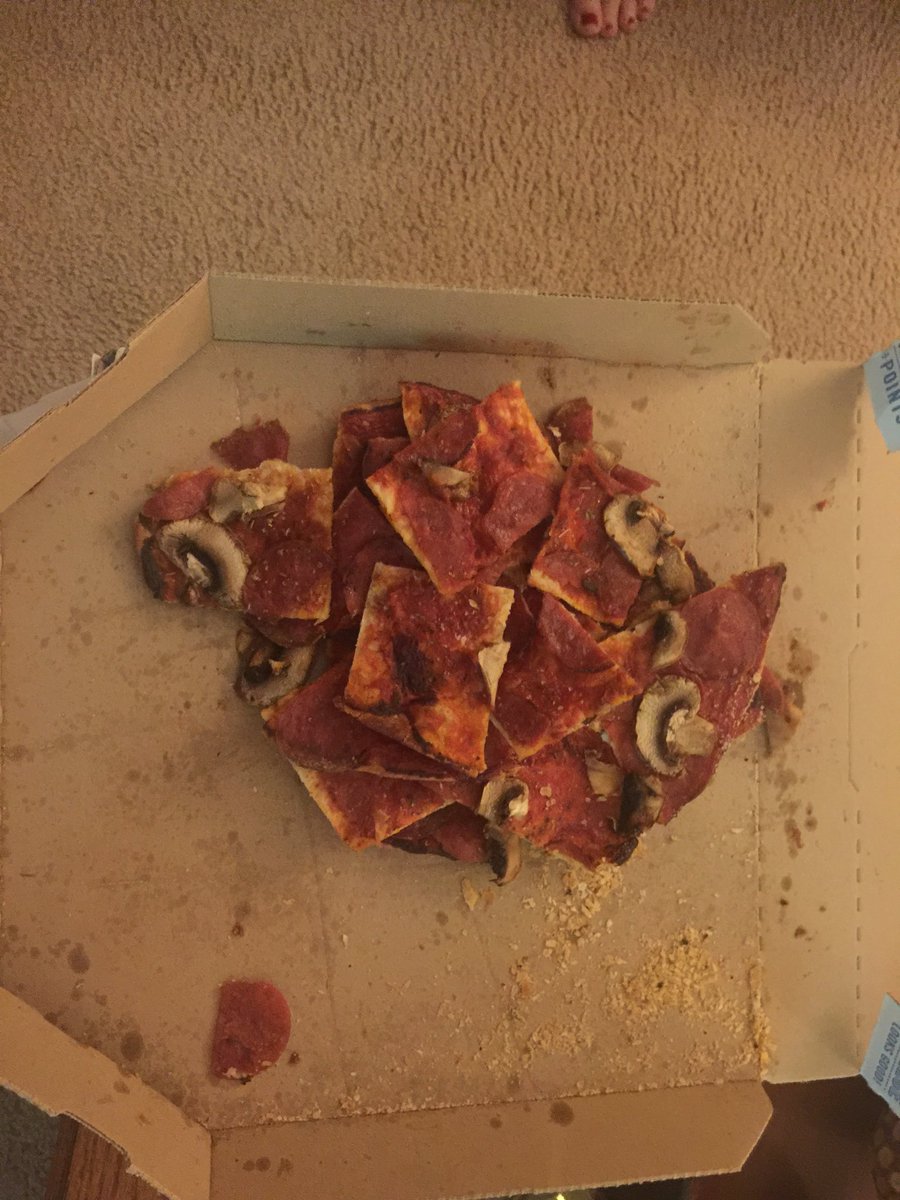 NETEFX's tweet image. Wtf @dominos - drop it? Cold too!!! And they gave me a hard time for being upset when I asked them to try again!!!