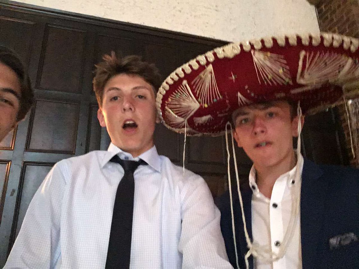 MarcusJoughin_8's tweet photo. Happy birthday to one of my best friends @RobertMcV_ Love you brotherβ€οΈπ #bruisedtoe https://t.co/TUSvdaPuG8