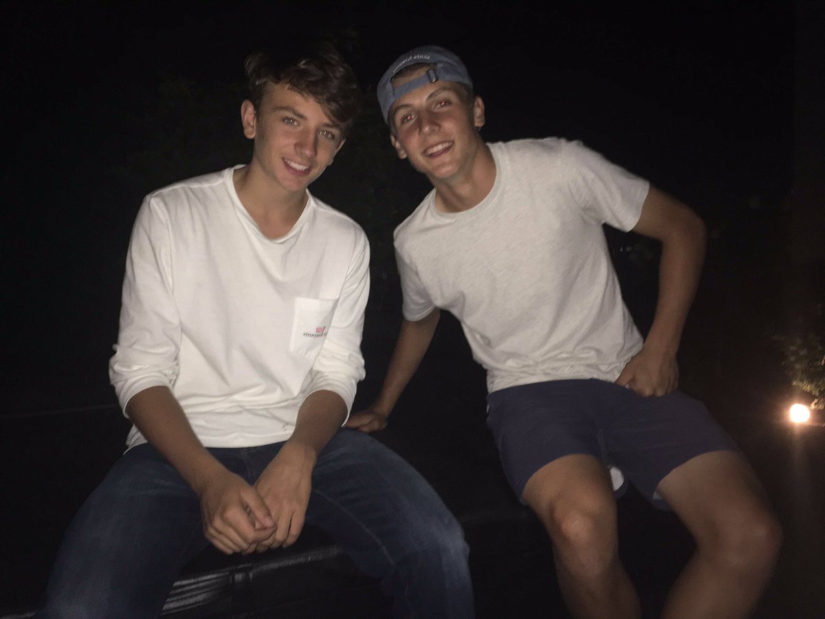 MarcusJoughin_8's tweet photo. Happy birthday to one of my best friends @RobertMcV_ Love you brotherβ€οΈπ #bruisedtoe https://t.co/TUSvdaPuG8