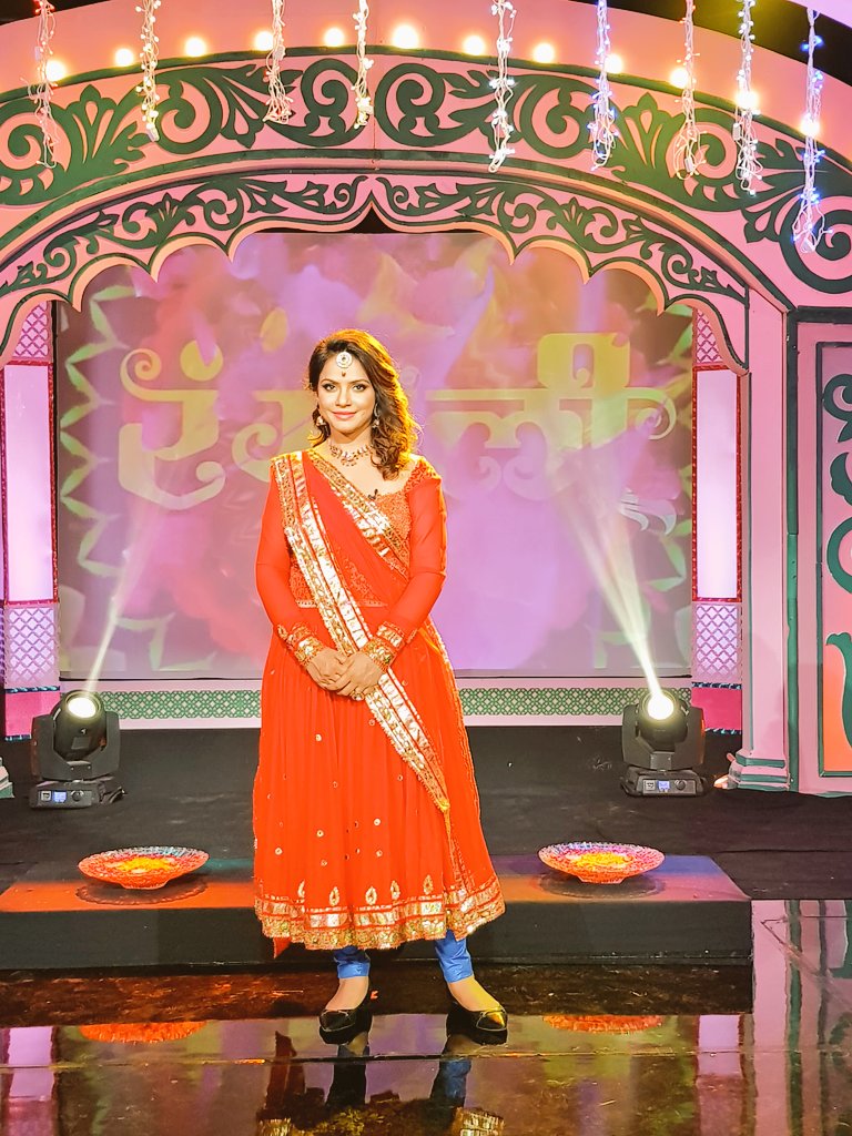 nituchandra's tweet photo. Today s #Rangoli #Rangolidd is a #Diwali #Special !! Tell me what do you think of my new look too? #Red is #peaceful n all #smiling today 😘😘 https://t.co/GuMEO6YDxo