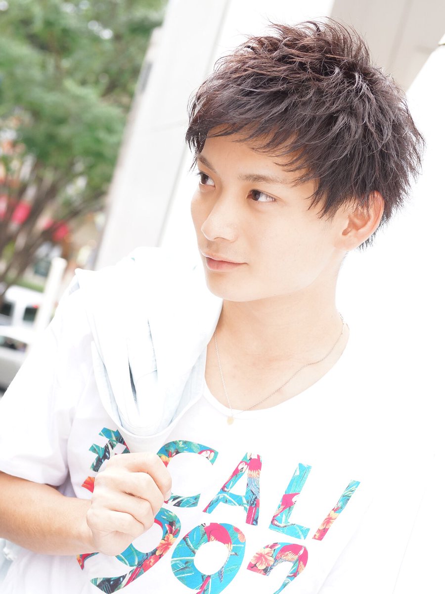 All Akros Gallery Ar Twitter ツーブロックアップバングショート 人気が絶えない アップバングスタイル 人気の秘密は 全体的にスッキリ はもちろん 他のスタイルとは前髪の上げ方違います 上げ方を変えるだけで横顔の印象もカッコよくなる