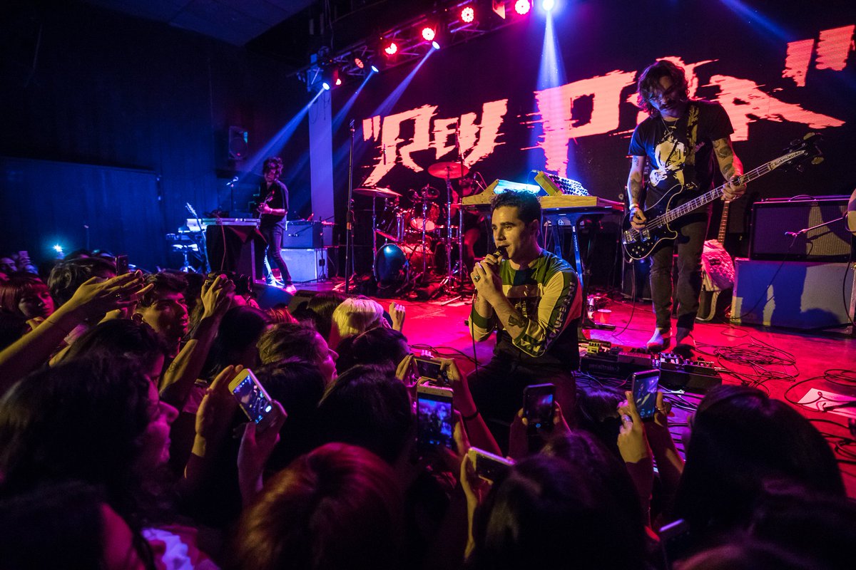 lotusmusica's tweet photo. @reypila y su debut en Santiago de Chile #LotusPro @CultRecords https://t.co/yCG6aqyyOv