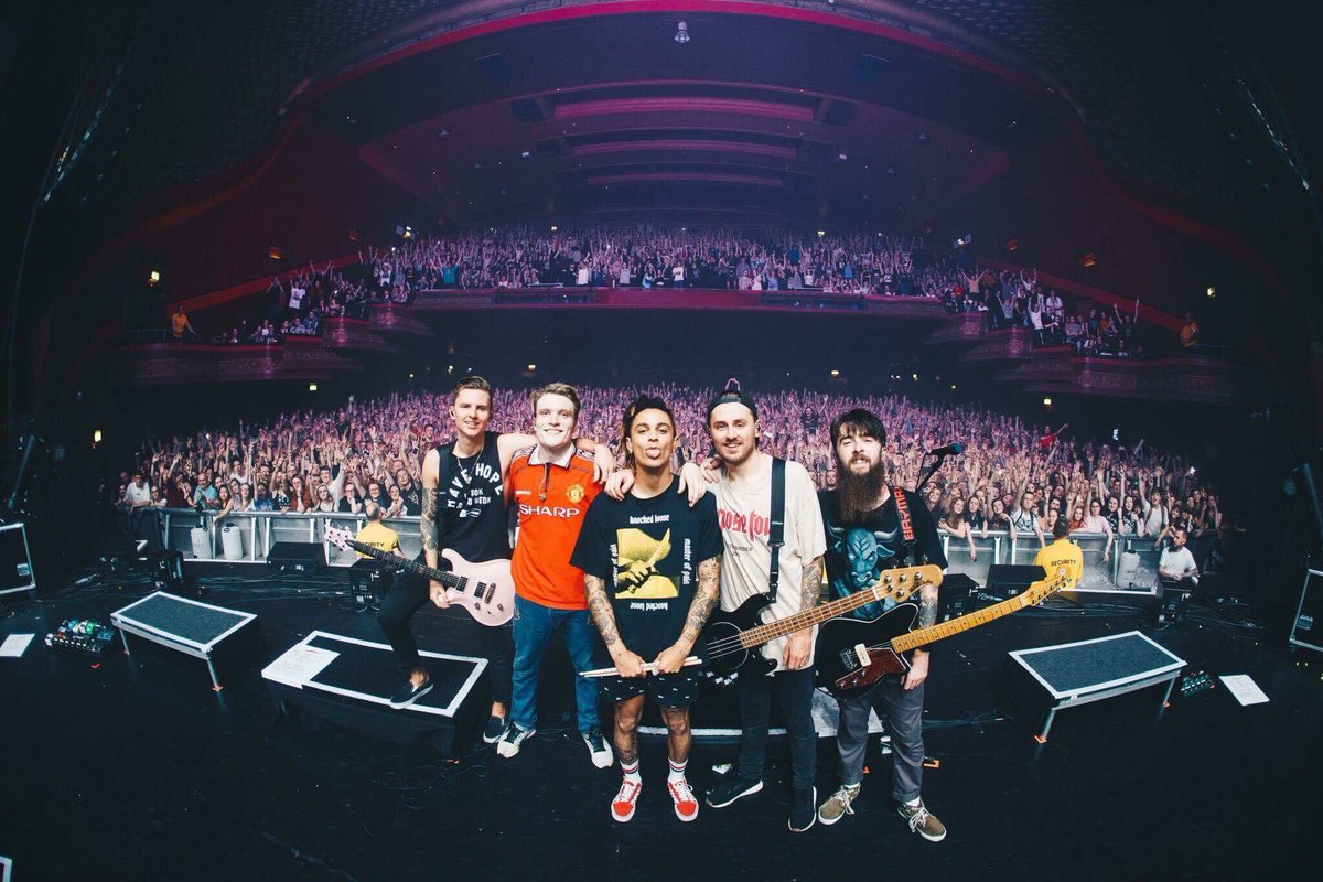 NeckDeepFanPage's tweet photo. Holy crap https://t.co/izJaOoLrwr
