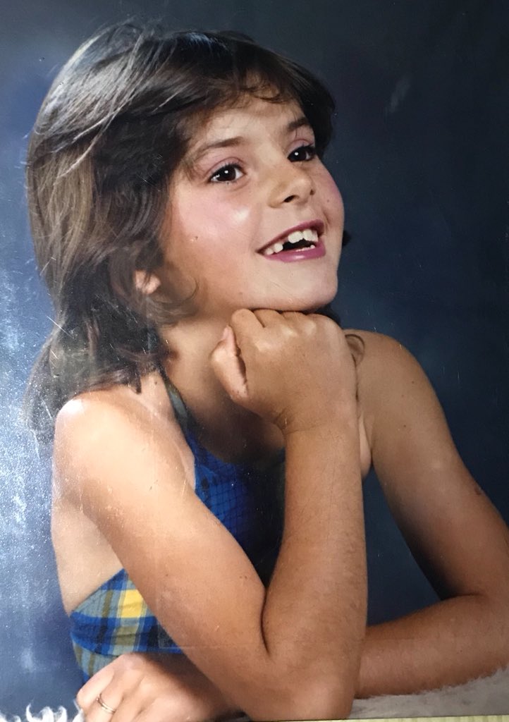 A dupla Márcia e Maciel deseja a todos uma ótima semana das crianças😍❤️, foto da Márcia quando era criança.