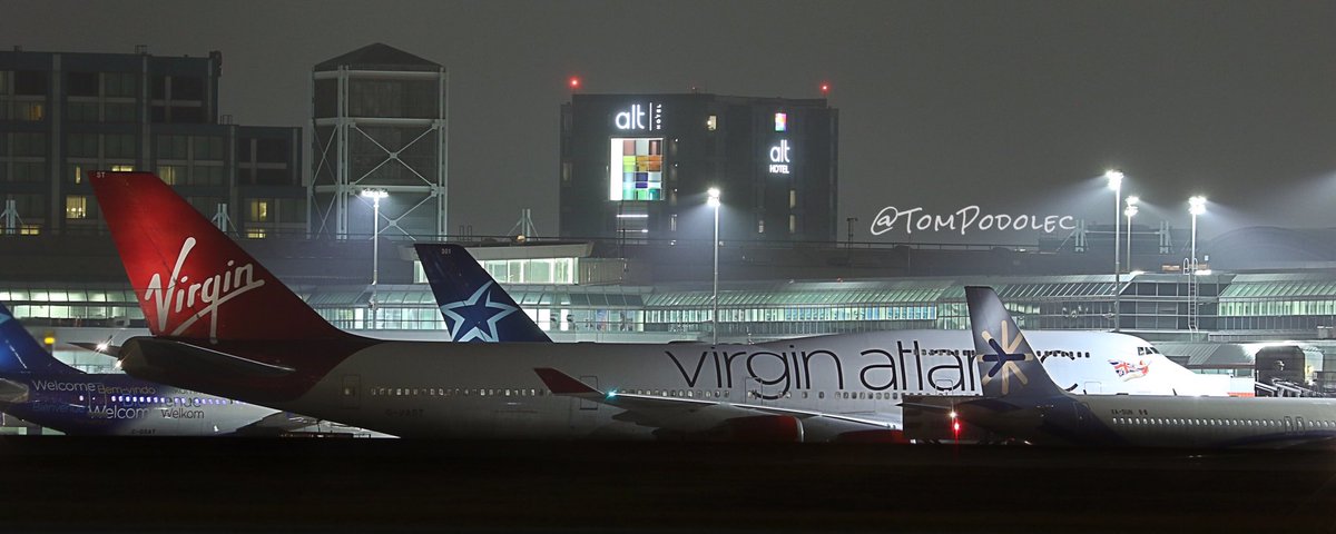 TomPodolec's tweet photo. Medical emergency, Mayday declared, Virgin Atlantic #VS44
Las Vegas-London diverted to #Toronto. Patient in care of @Peel_Paramedics. https://t.co/h5Tugol1AO