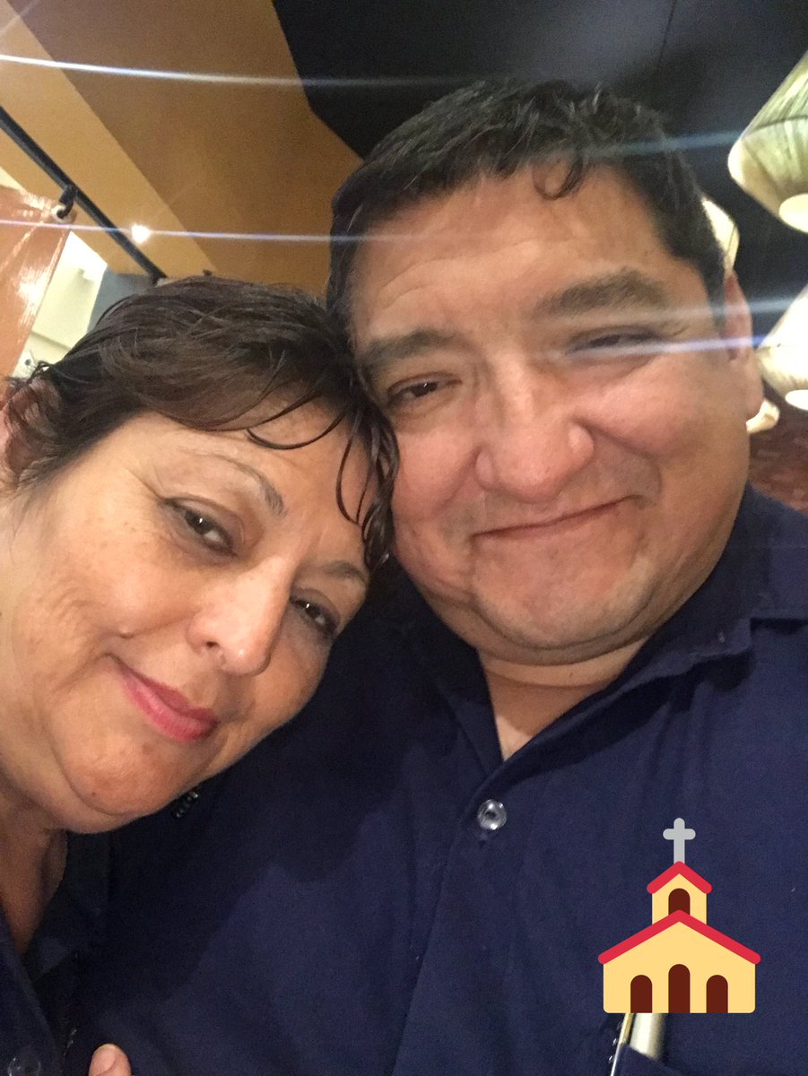 genavarr's tweet photo. Hoy volvimos a las andadas. Compartimos experiencias a pre matrimoniales en el Convento de la SHJ. #MFCistas por siempre. https://t.co/idnIFtb9l0
