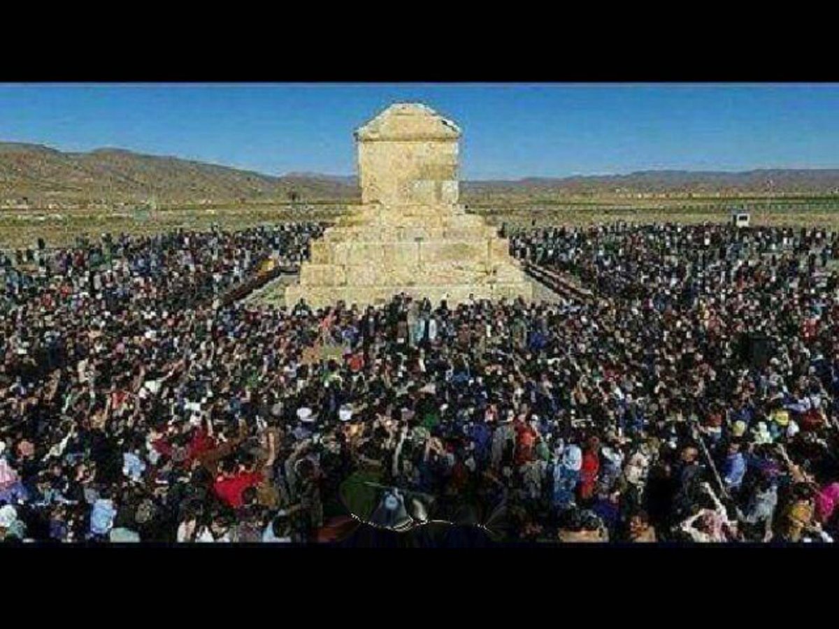 BehiGity's tweet photo. نه گنبدی داردنه مناره 
اوکوروش بزرگ است
نامش اعتبارانسانیت وحقوق بشردرجهان
7ابان روزبزرگ داشت کوروش بزرگ 
بنیانگزارحقوق بشر 
#اتحادملى٧آبان https://t.co/RVx5KOMH5X