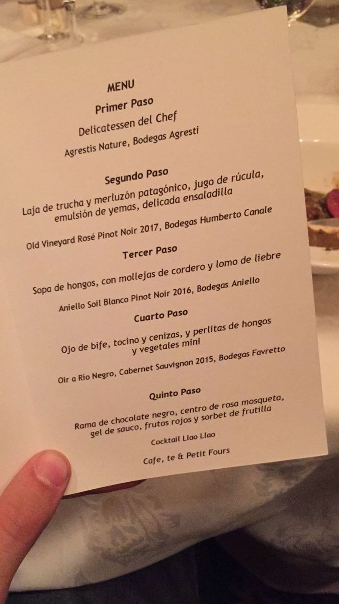 LlaoLlaoHotel's tweet photo. Esta noche presentamos los platos de #BarilocheALaCarta
Nuestro Chef Federico y equipo se lucieron con este menú de Cinco Pasos.
#BALC2017 https://t.co/EtGncMxru3