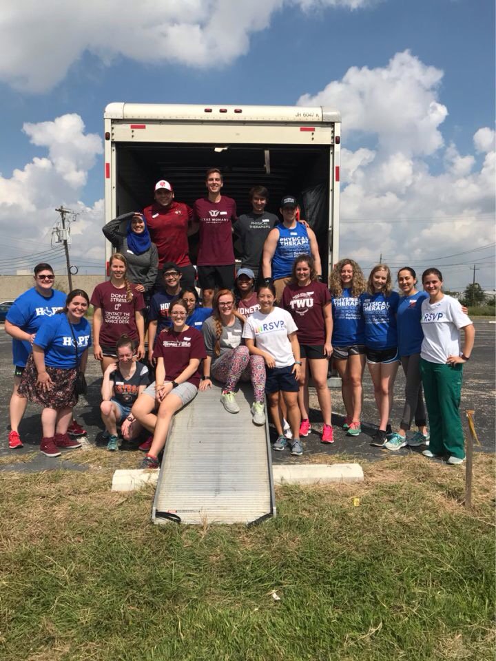 vmar_SPT's tweet photo. Packed up a truck with medical supplies headed to Puerto Rico with RSVP Texas! @rupalPT @PTDOS @TWUHouston
#PTransforms #TXWomansPT https://t.co/Bz0rXqZJy1