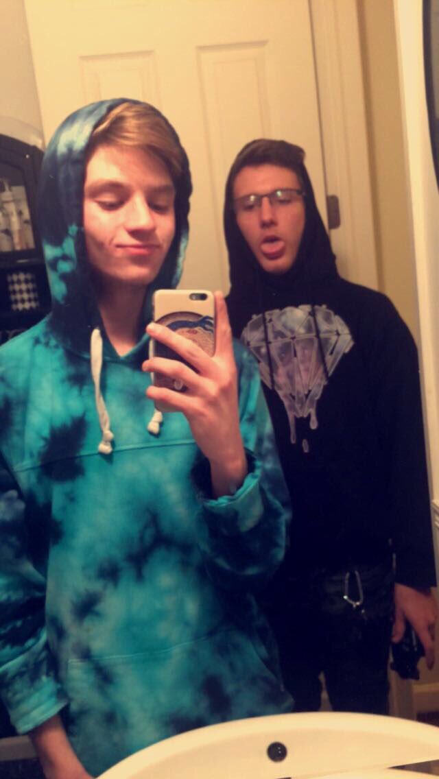 ParqMikey's tweet photo. happy birthday Thunderclap <3<3<3<3  @CodeyGrimmett https://t.co/RFwK2xS7US