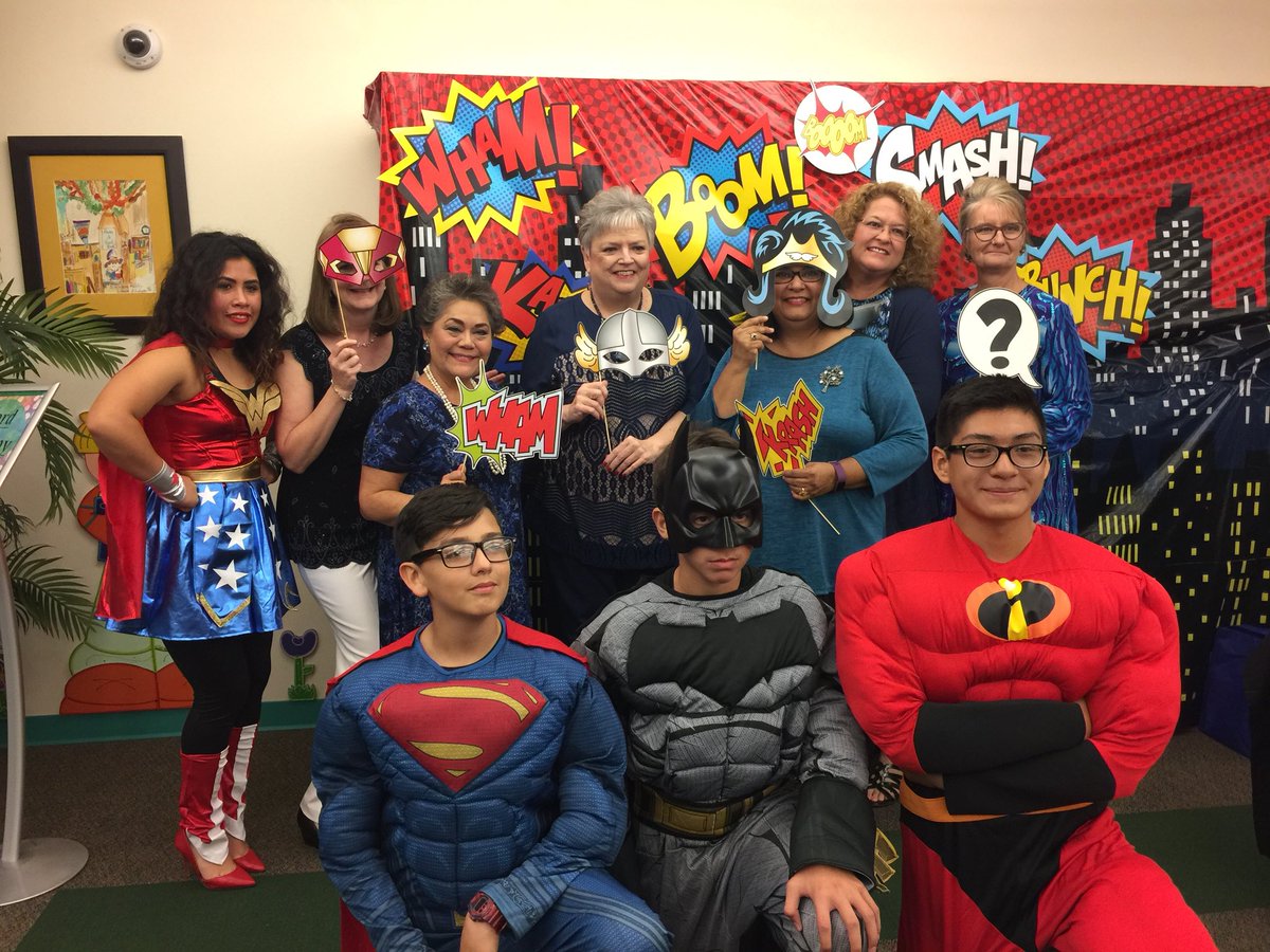 Had fun tonight at #SouthTexasLiteracyCoalition with #LiteracyHeroes @PerezLibrarian @BrendaHuston71 @naggalvan @cityofedinburg @McAllenISD