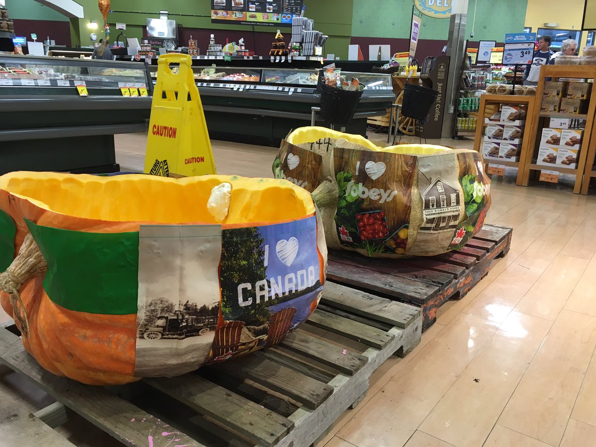 RegattaPumpkin's tweet photo. There are 50 personal vegetable craft registered in today's Windsor West Hants Pumpkin Regatta.   Here is a sampling of the pumpkin boats https://t.co/axcE0yHIvK