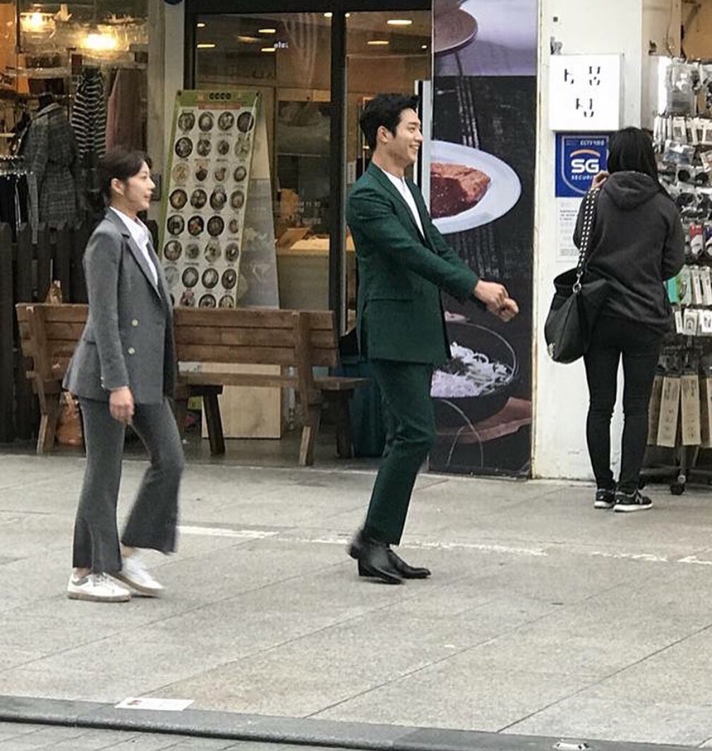 DMJm6-KV4AA1XjK.jpg:large