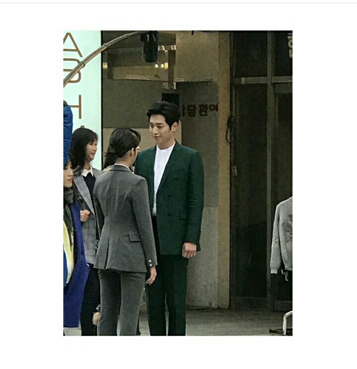 DMJm6KBVQAAWLST.jpg:large