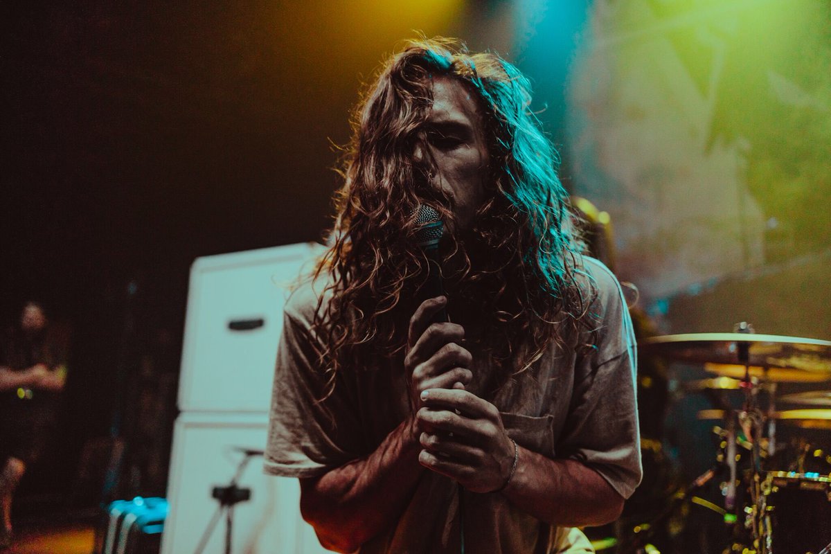 SilentGarrett's tweet photo. 2 things:
1) If someone takes time to photograph your band, take your time to give them credit.
2) Who shot this? I want to give you credit. https://t.co/8s37I55O0N
