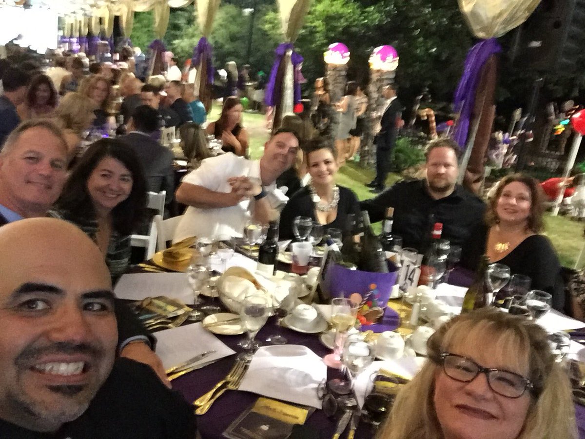 KinderBehr's tweet photo. What a great time raising funds while raising a glass! #toast2learning https://t.co/TwXNsQa657