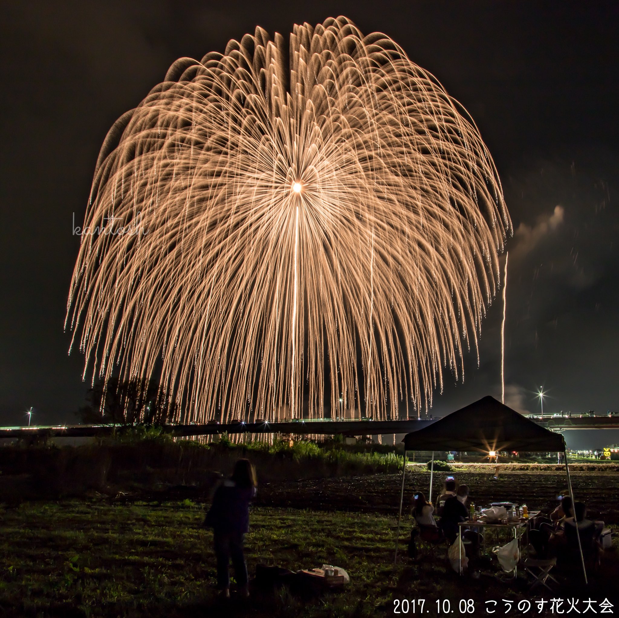 菅野 斗施雄 17 10 08 こうのす花火大会 Location 埼玉県鴻巣市 その そしてこちらが後半で四尺玉の前までです 1枚目が三尺玉 まずまずだったと思うけど 小割なしなら去年の牡丹みたいな挑戦的な玉の方が好きかなー こうのす花火大会 鳳凰乱舞 菅野 斗施雄 17 10 08 こうのす花火大会 Location 埼玉県鴻巣市 その そしてこちらが後半で四尺玉の前までです 1枚目が三尺玉 まずまずだったと思うけど 小割なしなら去年の牡丹みたいな挑戦的な玉の方が好きかなー こうのす花火大会 鳳凰乱舞
