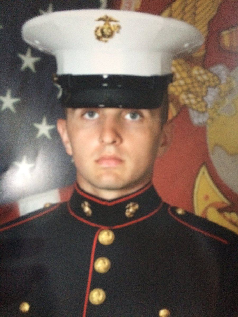 stoneedwards15's tweet photo. After the hardest 13 weeks of my life... I graduated as a United States Marine. #SemperFi https://t.co/QBS2pmRoNO
