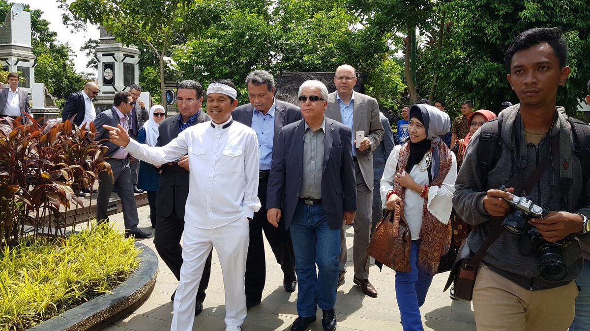 Ardialf1's tweet photo. #AljazairKePurwakarta @DediMulyadi71 @SAJAJAR2018 https://t.co/pNj7F9ixQt