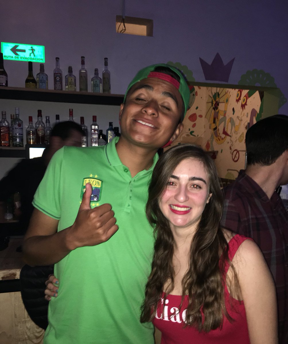 Bren_ViVa's tweet photo. Alguien ya anda ebriooo, de amor 💕 😂😂 #SebasFest https://t.co/73zBBQ7G0G