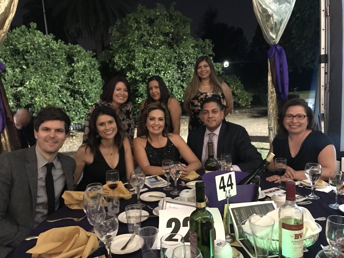Acaciapride's tweet photo. Thank you @SparkyFitz for making our table so fun! #Toast2Learning https://t.co/GKwKTEcaKU