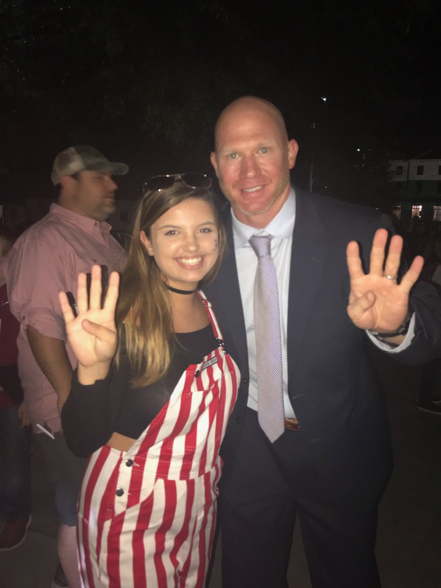 Gemabellino's tweet photo. Scottyyyyyyyy boyyyyyyyyyyy #CoachCochran #throwupyourfours 🏈🐘 https://t.co/CytVe0yYvb
