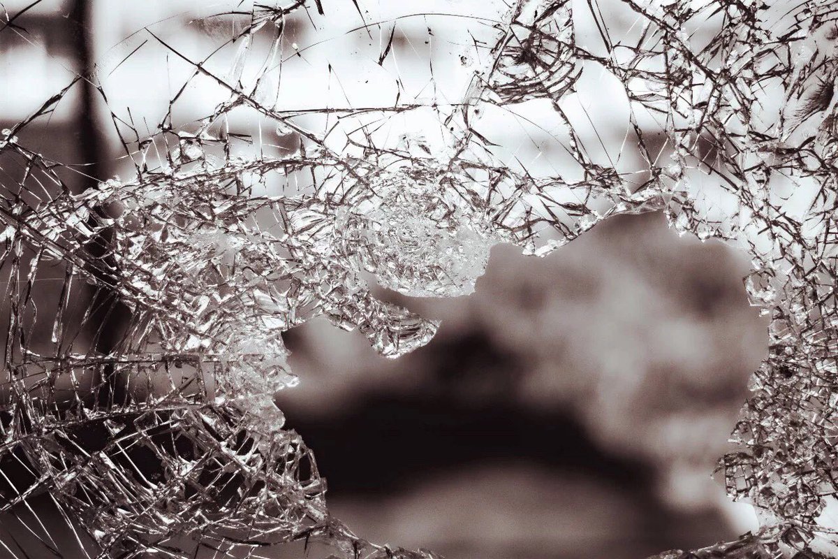 loveliuyangmuch's tweet image. The man who can't be able to love himself, hasn'T  been loved before.IT's so sad to face.