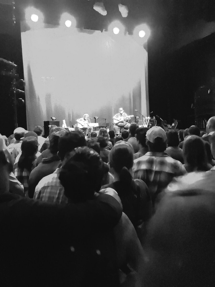What a great voice <a href="/PalaceStPaul/">Palace Theatre</a> tonight. @JohnMorelandOK please come back to Minnesota soon.