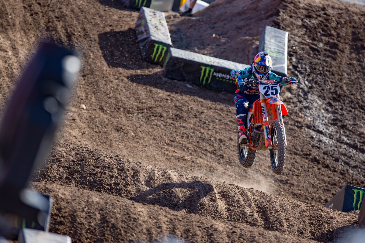 SupercrossLIVE tweet picture