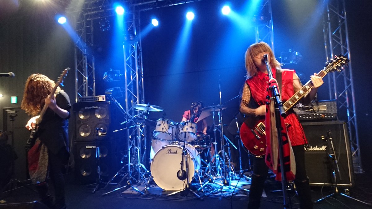 scandalhiro7's tweet photo. ガールズロックバンド革命
お疲れ様でした(*´∀`)♪

久しぶりのライブ🔥
前に見たときより更に
スケールアップした
かっこよく、熱いライブに
震えました(*≧∀≦*)

首はもう動きませんww
最高に楽しい時間をありがと✨ https://t.co/Dwo34l6lLw